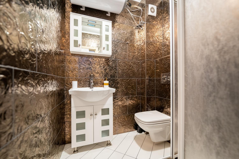 Others 4, Spacious apartment in the heart of Studentski grad, Stolichna