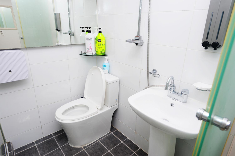 Bathroom 21