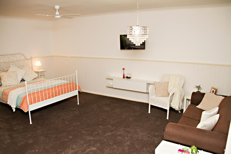 Others 2, Bielby's Hideaway, Maroochy