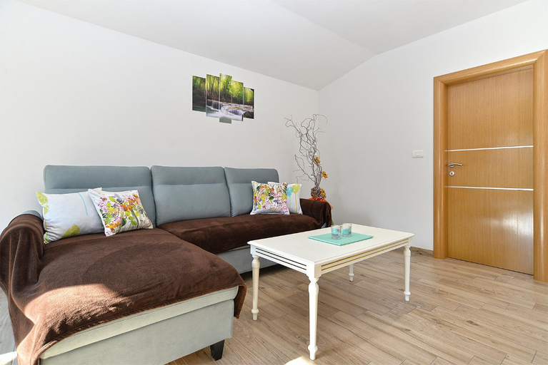 Others 5, House Suljo 2219, Vodnjan