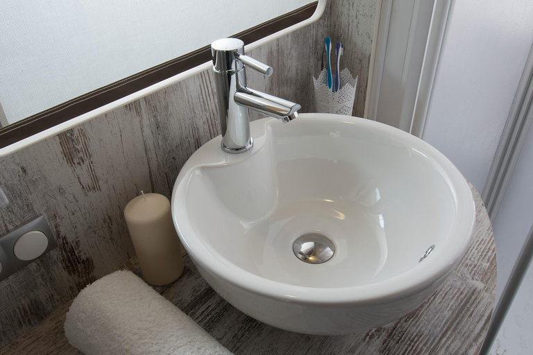 Bathroom 10