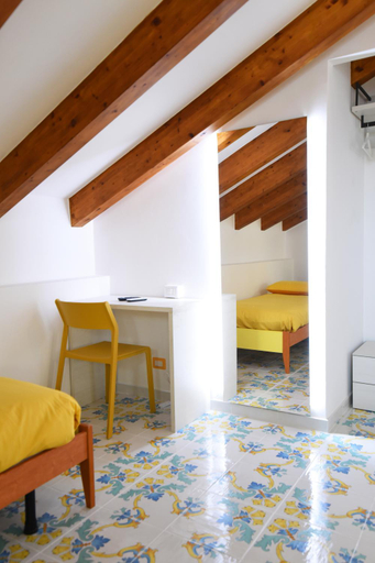 Others 2, B&B IL BIVIO SUI SENTIERI, Napoli