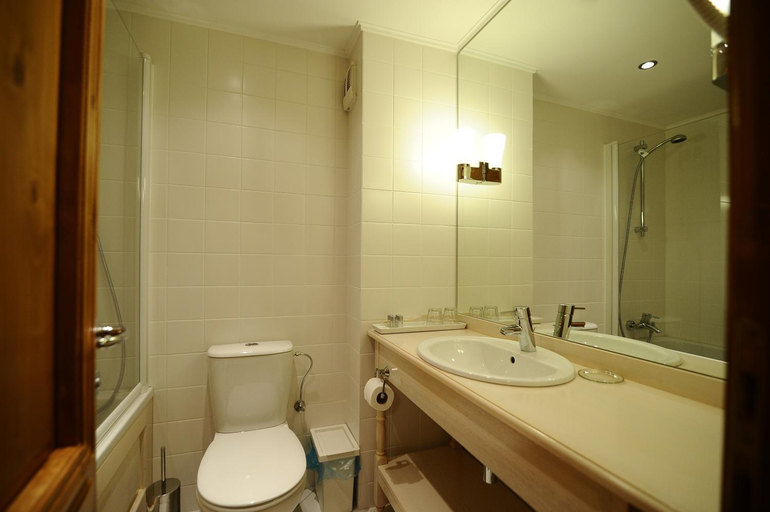 Bathroom 4, Pensiunea Tohanu Vechi, Zarnesti
