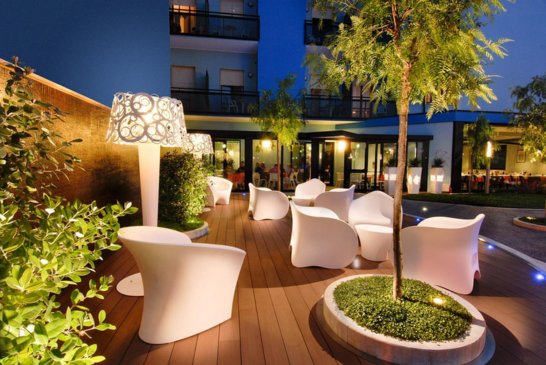 Exterior view 4, Hotel Continental, Teramo