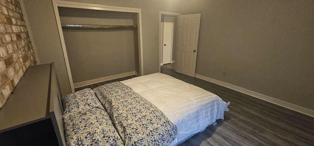 Bedroom 1, 12371 Sharpview Dr, Houston