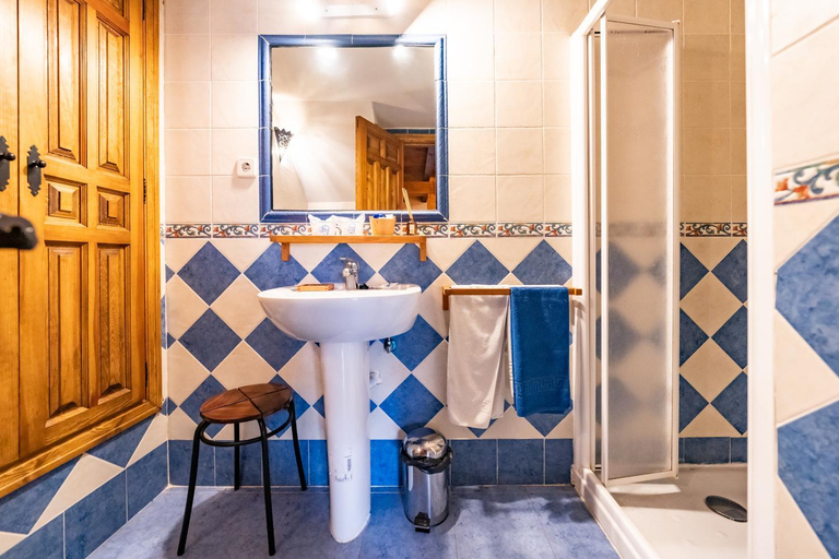Bathroom 4, Posada El Aprisco Manjirv N, Madrid