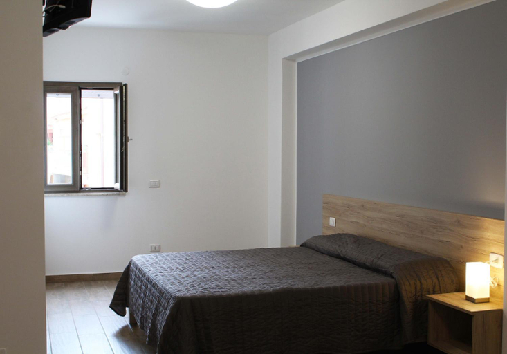 Others 3, Bed Ponente, Palermo