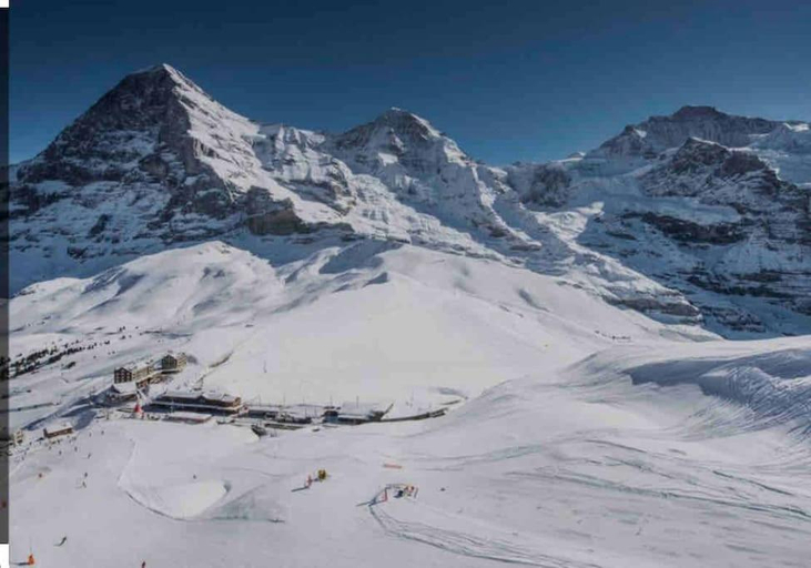 Others 4, Romantic Swiss Alp Iseltwald with Lake & Mountains, Interlaken