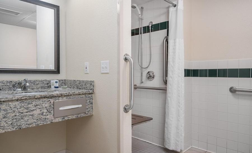 Bathroom 4, AmericInn by Wyndham Grafton, Walsh