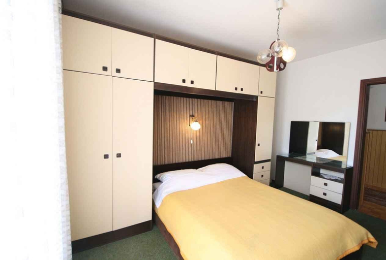 Bedroom 2, Apartments in Malinska/insel Krk 14332, Malinska-Dubašnica