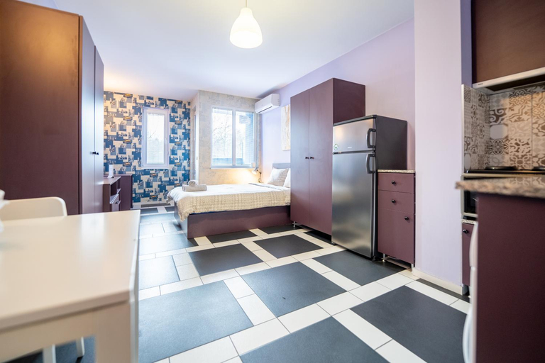 Others 3, Spacious apartment in the heart of Studentski grad, Stolichna