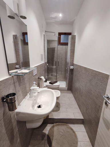 Bathroom 2, Hotel Faraglione, Messina
