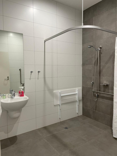 Bathroom 2, Whittlesea Motel, Whittlesea - North
