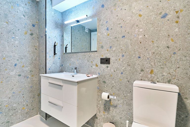 Bathroom 3, Apartamentos Beatriz by gaiarooms, Salamanca