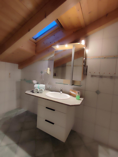 Bathroom 1, Haus Kristall, Kufstein