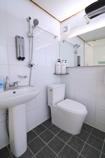 Bathroom 27