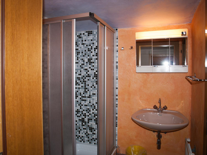 Bedroom 3, Pension Handle, Kufstein