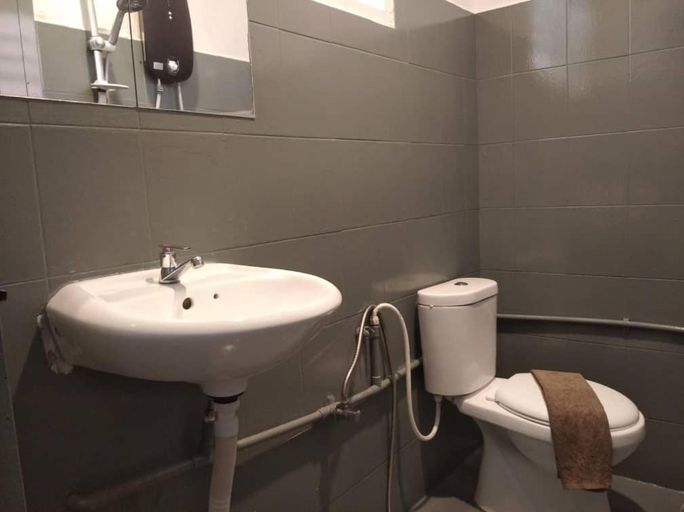 Bathroom 5, Vagary Pangkor, Manjung