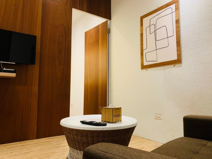 Others 3, H suite Go, Changhua