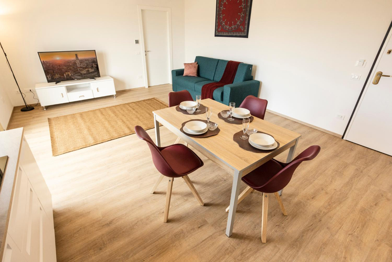 Others 3, BORGOROMA - Business & Apartments, Verona