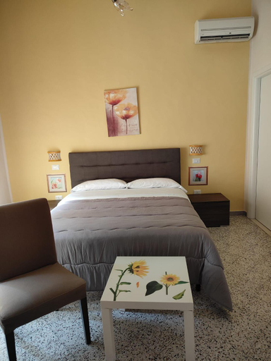 Others 2, B & B Amore, Salerno