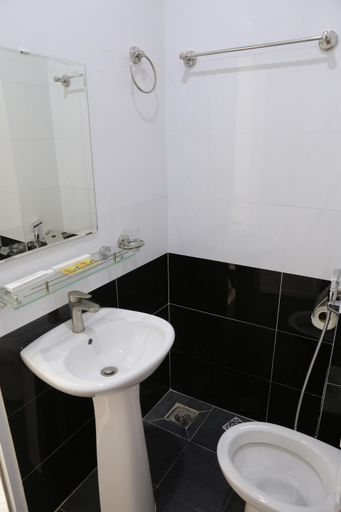 Bathroom 5, Thanh Trang Hotel, Côn Đảo