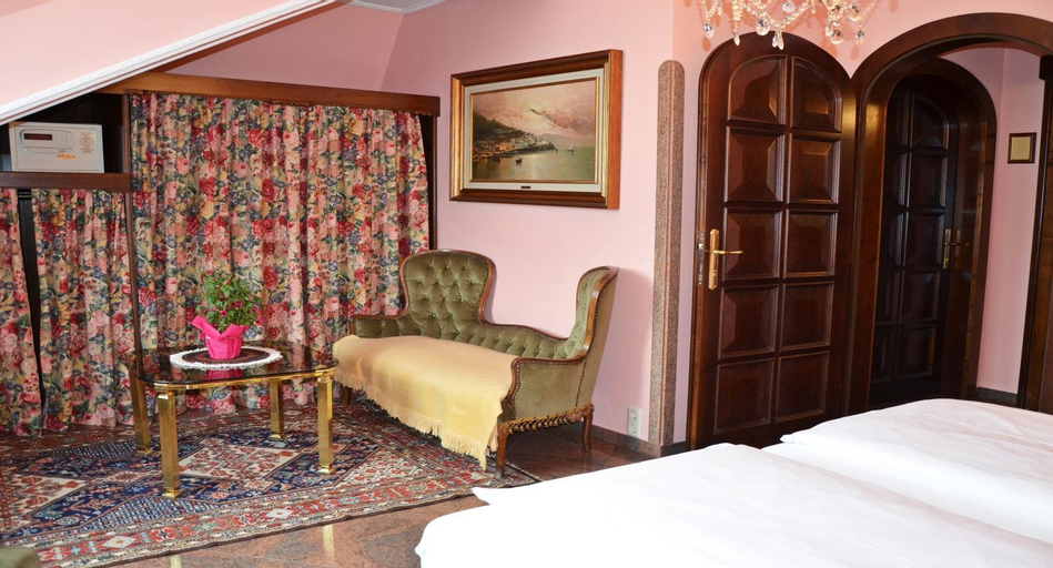 Bedroom 3, Seehotel Porcia, Klagenfurt Land