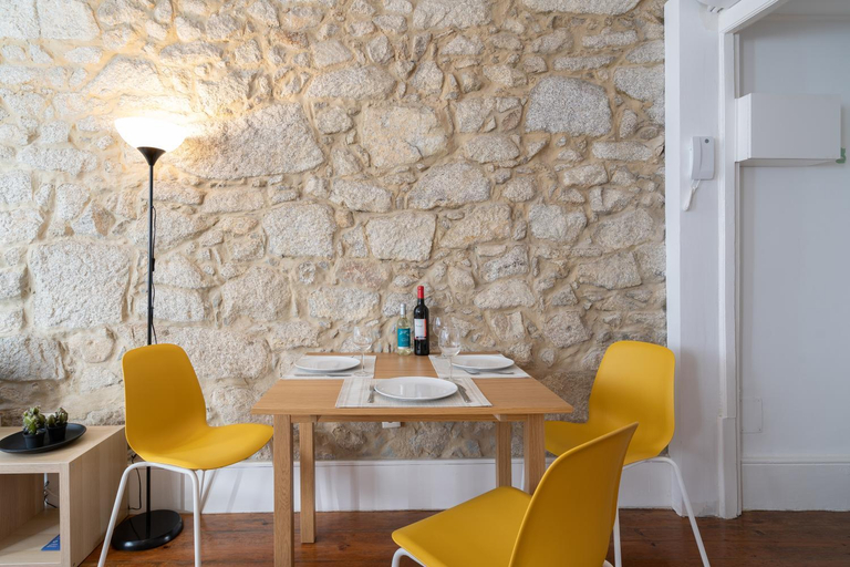 Others 4, Host Wise - Modern Studios with Terrace - Walk Everywhere, Porto