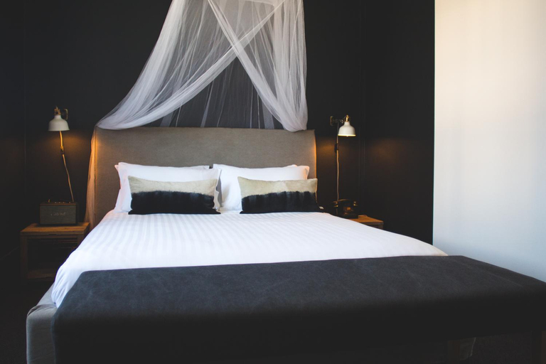 Bedroom 5, Hotel Palisade, Sydney