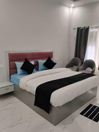 Bedroom 3, Aastha Guest House, Hardwar