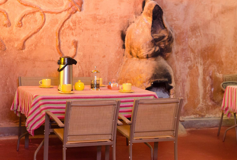 Others 2, Hostal Alabalti, El Loa