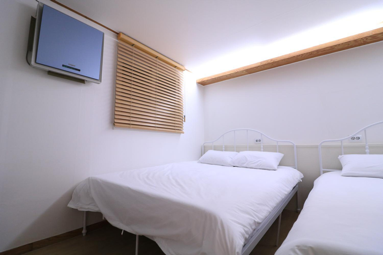 Bedroom 19