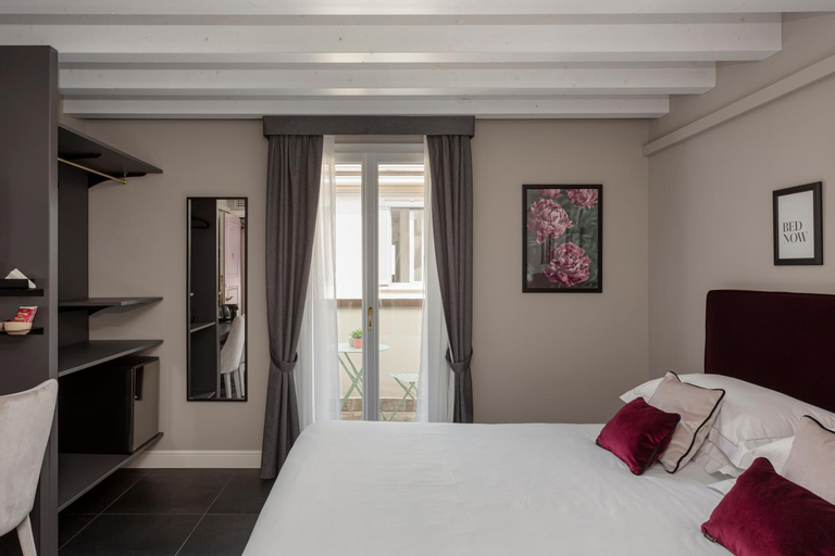 Bedroom 2, Santarella Guest House, Milano