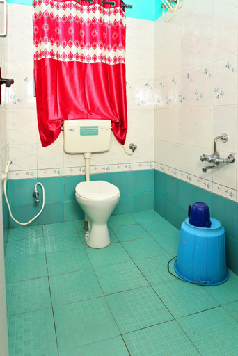 Bathroom 3, RK Holiday Home, The Nilgiris