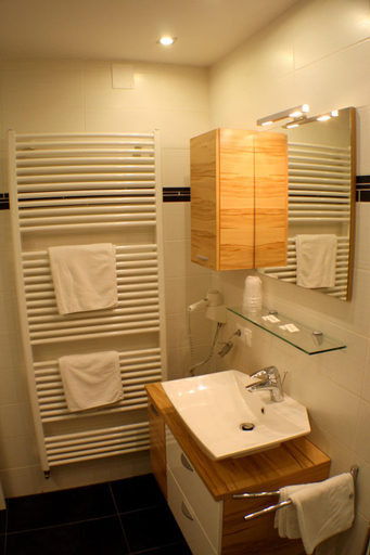 Bathroom 4, Hotel Etschquelle, Bolzano