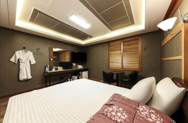 Bedroom 2