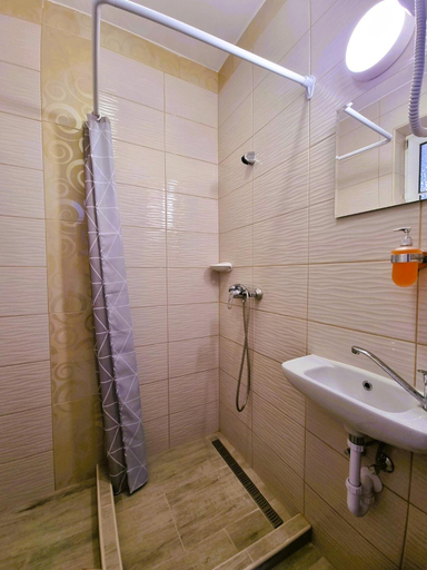 Others 3, Duna-Beach Apartman, Mosonmagyaróvár