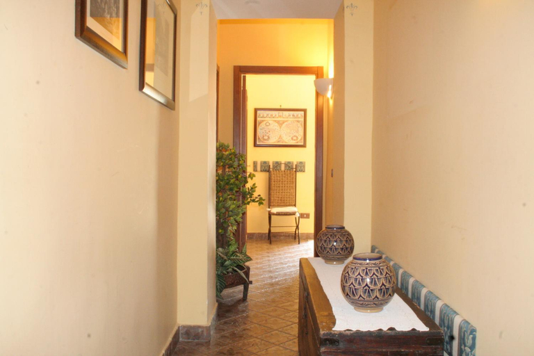 Facilities 3, B&B I Visconti, Napoli