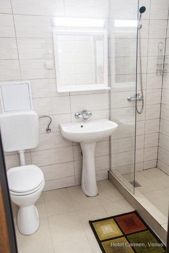 Bathroom 4, Hotel Carmen, Mangalia