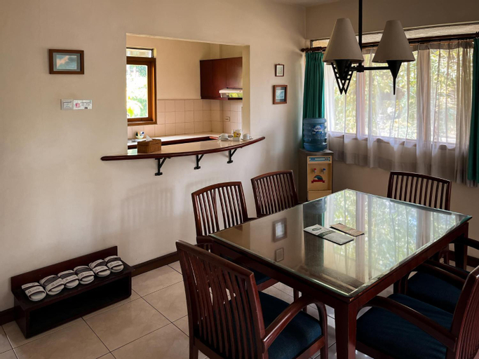 Dining Room 8