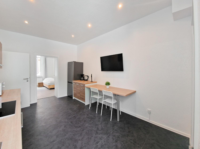 Others 3, Tolstov Apartments - 3 and 4 Room Monteur Apartments, Duisburg