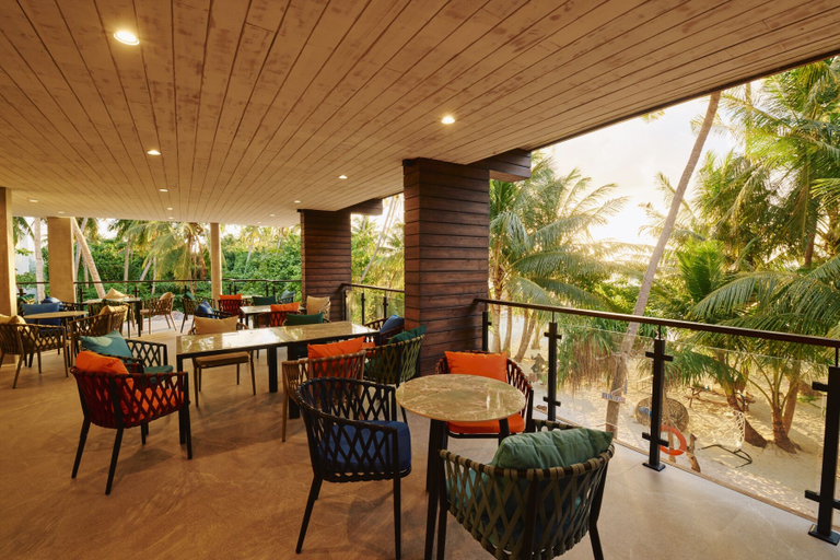 Food & Drinks 5, Beach Hotel Dhigurah