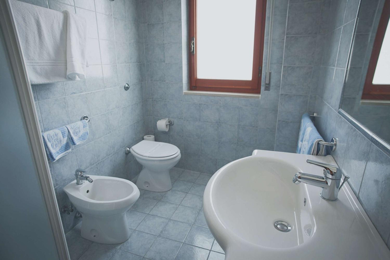 Bathroom 3, Hotel Rio, Chieti