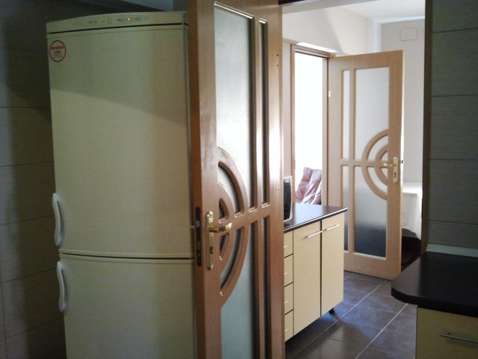 Others 2, JR Motel, Otopeni