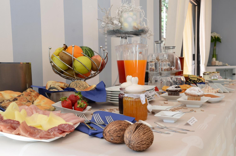 Food & Drinks 5, B&B Dodici Lune, Savona