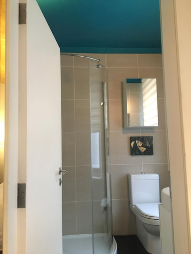 Others 4, Studio Apartment, Covent Garden, London