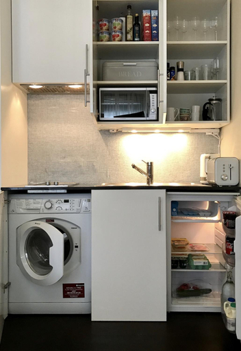 Others 5, Studio Apartment, Covent Garden, London