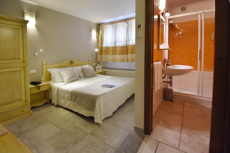 Bedroom 3, Hotel I Graniti, Cagliari