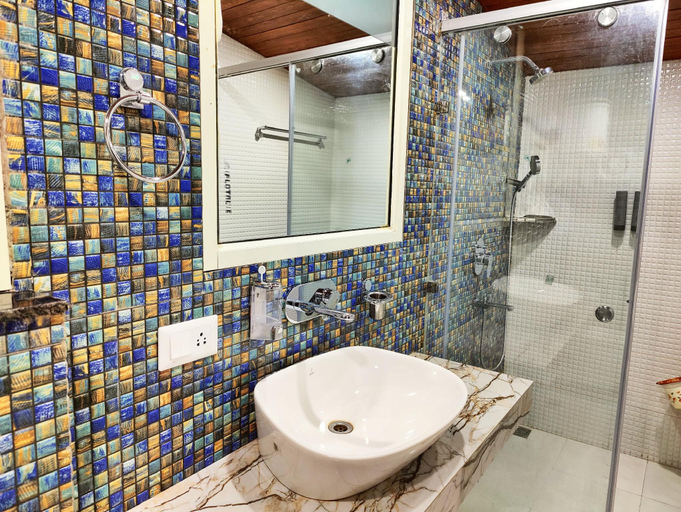 Bathroom 3, Jakhu Vibes Shimla , Shimla