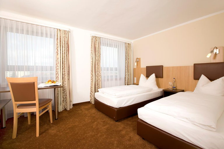 Bedroom 4, Ausbildungshotel St. Theresia, München